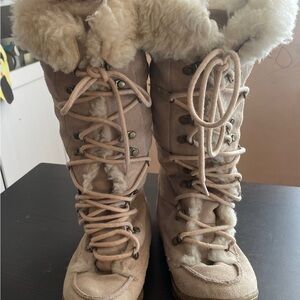 Emu Sheep Skin Boots Size 5